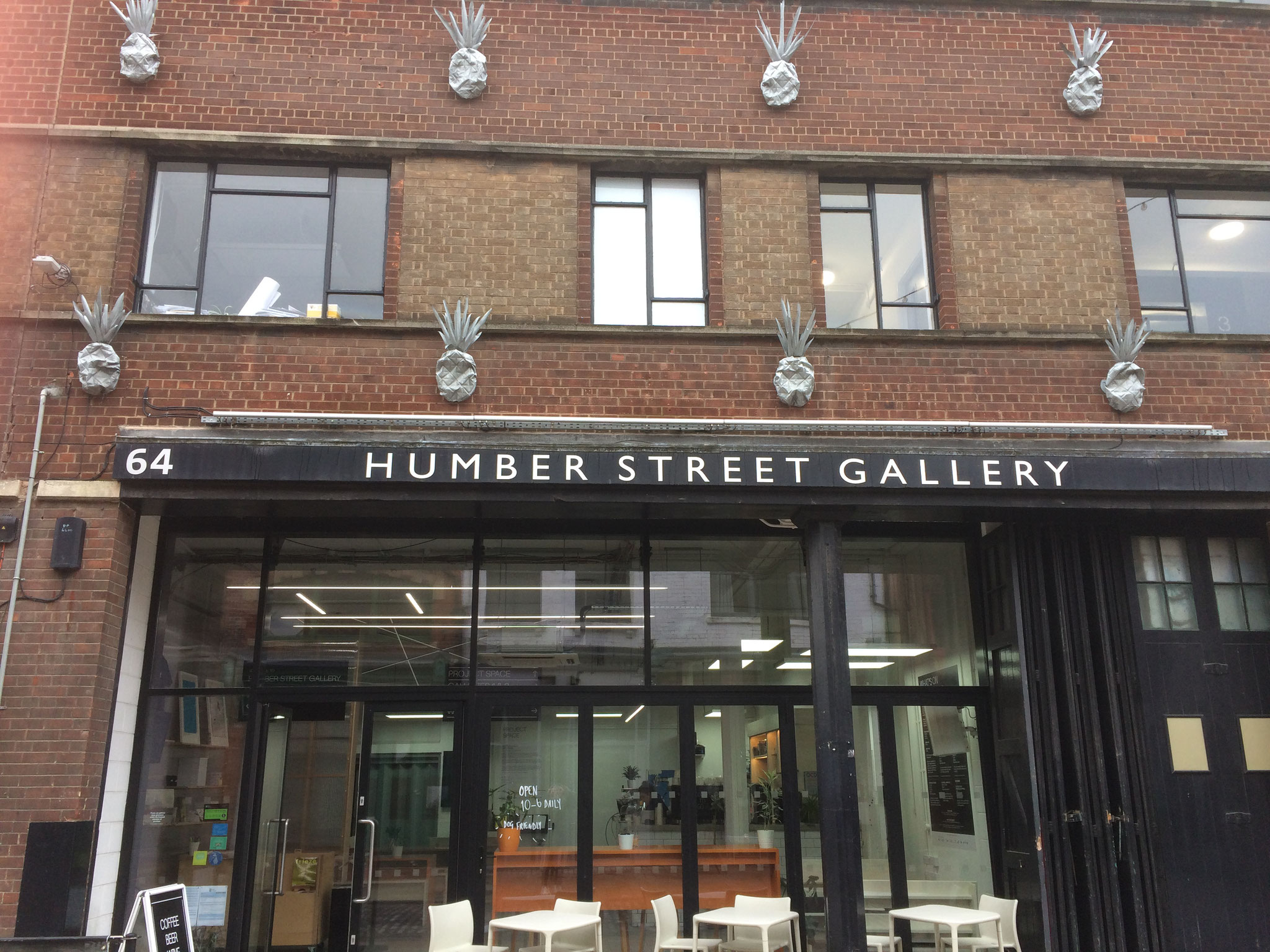 Die Humber Street - die Straßenzüge rund um die alten Hallen verfielen bis vor wenigen Jahren